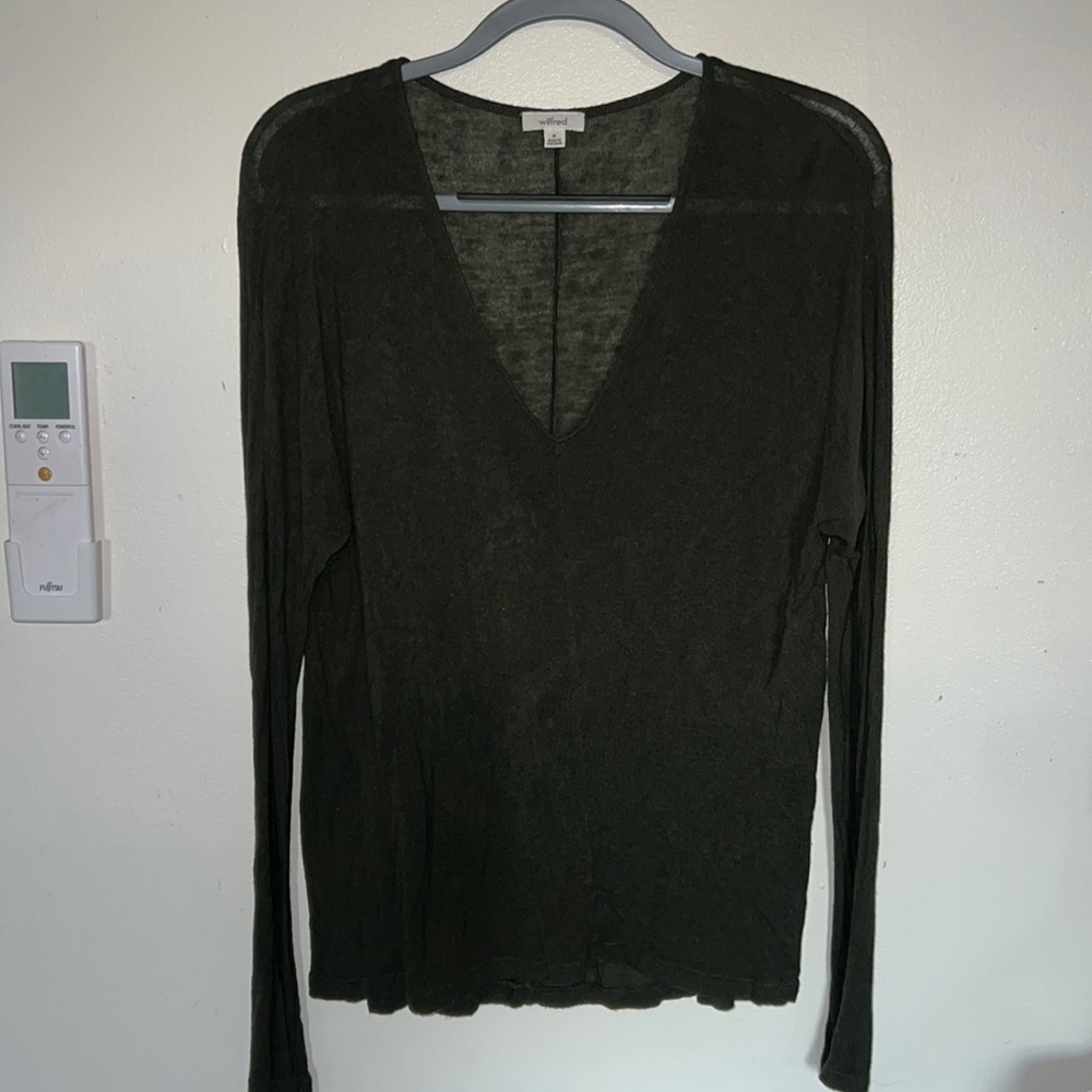Aritzia Wilfred Fragon V-neck long sleeve